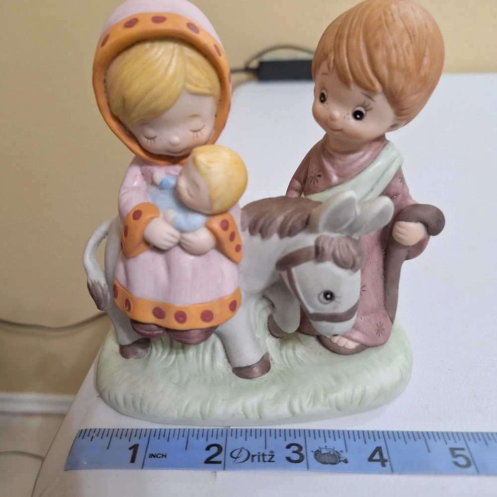 Vintage‎ Nativity Figurine Mary Baby Jesus Joseph Donkey Ceramic 4.5in Decor
